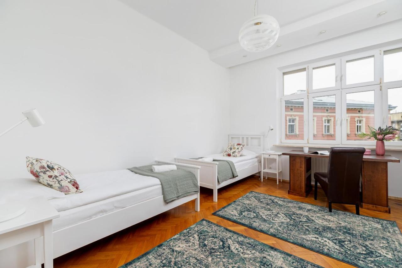 Slowacki Avenue Family Apartments Cracow By Noclegi Renters Kraków Eksteriør billede